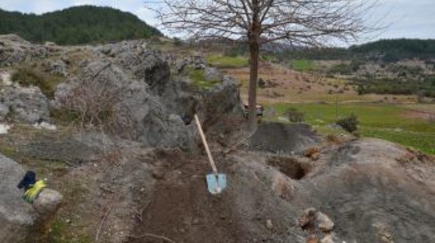 Ka&ccedil;ak Kazı Ekibine Su&ccedil;&uuml;st&uuml;
