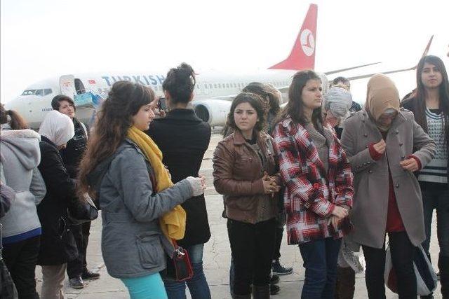  y&uuml;z G&uuml;ler Y&uuml;z  Projesine Katılan Gen&ccedil;ler İstanbul&rsquo;a Gitti 1