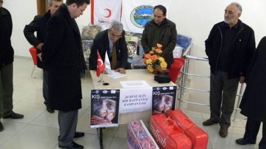 Develi&rsquo;de Suriyeliler İ&ccedil;in Battaniye Kampanyası Başlatıldı