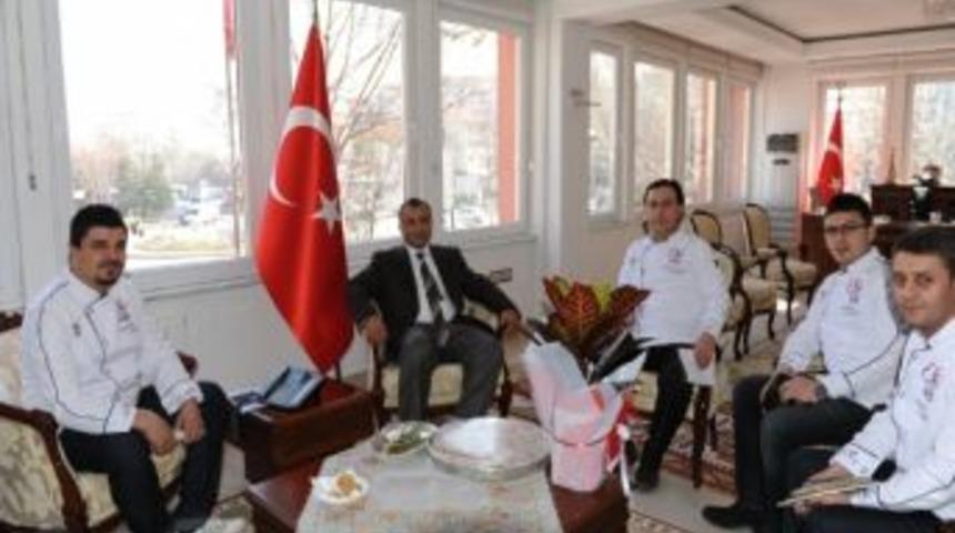 Aş&ccedil;ılar Valilikte