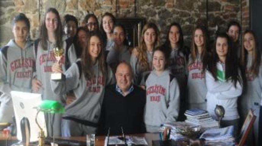 Gelişim&rsquo;in Kızları İzmir Şampiyonu