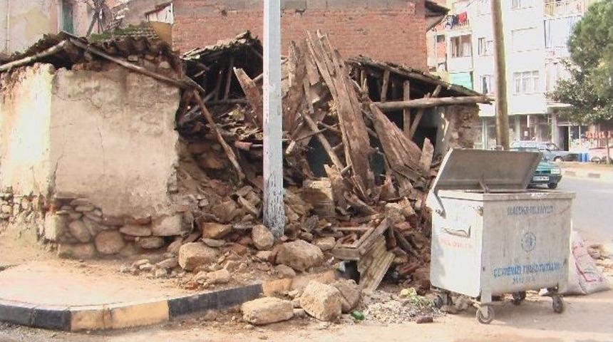 Alaşehir Yıkılmaya Devam Ediyor