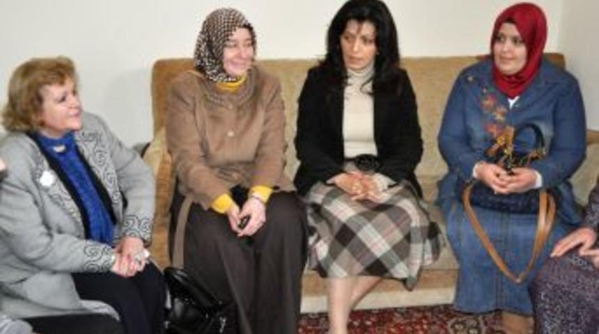 Milletvekili T&uuml;rkmenoğlu&rsquo;ndan Suriyeli Aileye Ziyaret