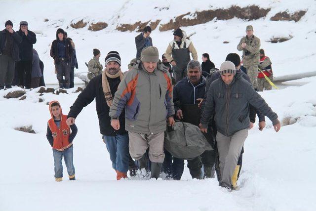 Muradiye'de Bendimahi Çayı'na Düşen Gıyasettin'in Cesedi 1 Ay Sonra Bulundu