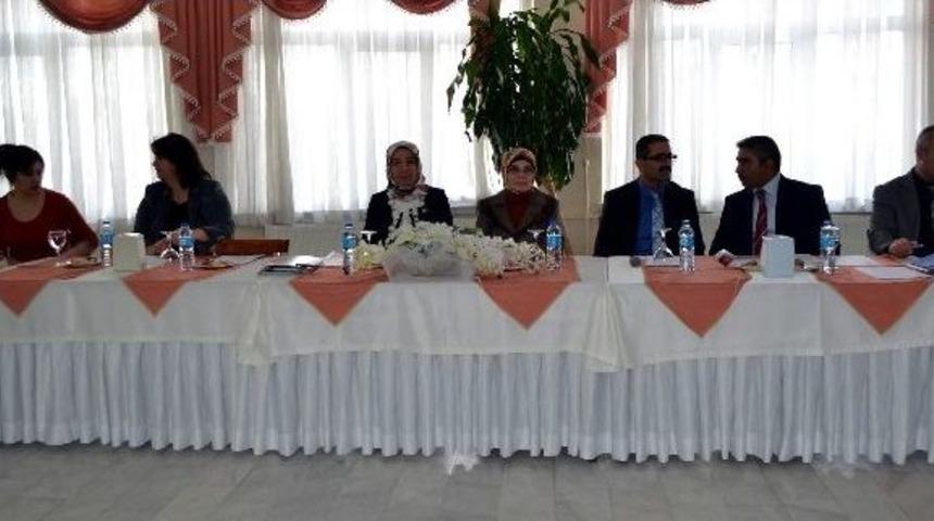 G&ouml;n&uuml;l El&ccedil;ileri Polis Eşlerine Tanıtıldı