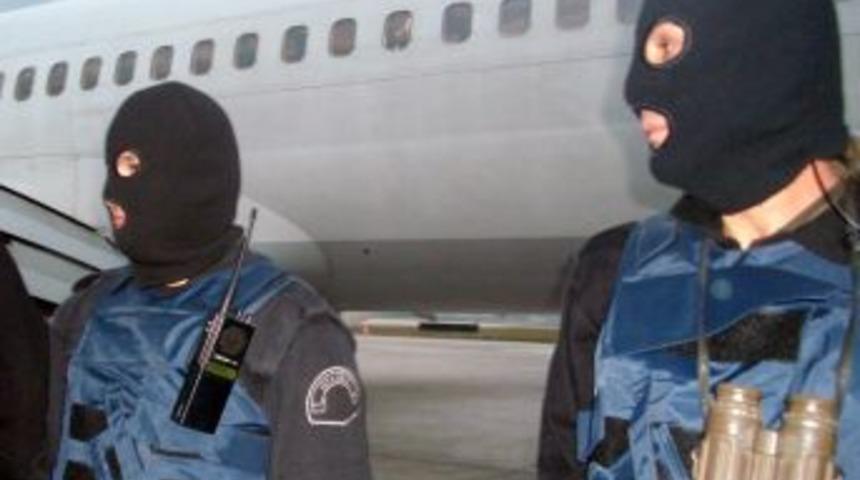 U&ccedil;ak Ka&ccedil;ırmaya Kalkışanlar Yanıyor