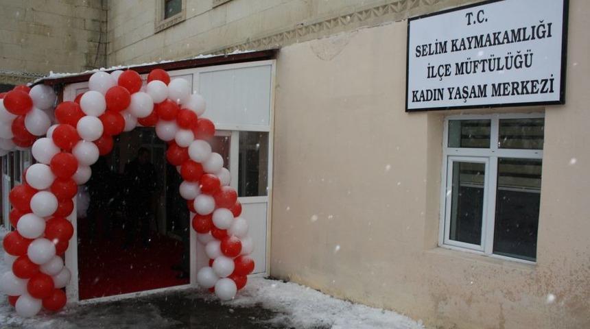 K&ouml;yl&uuml; Kadınlar I&ccedil;in Il&ccedil;ede Yaşam Merkezi Oluşturuldu