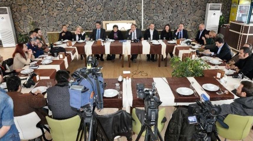 Başkan Yılmaz&rsquo;dan Tanju &Ouml;zcan&rsquo;a Sert S&ouml;zler