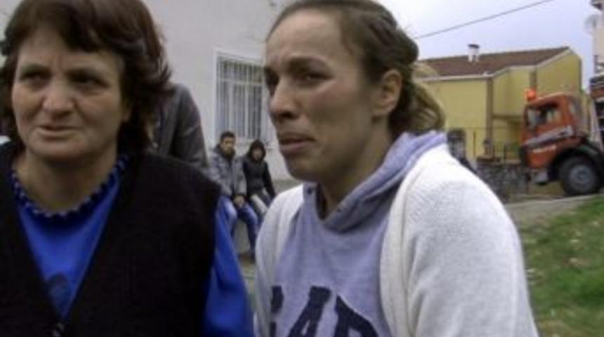 Alevlerden 2 &Ccedil;ocuğunu Kurtardı