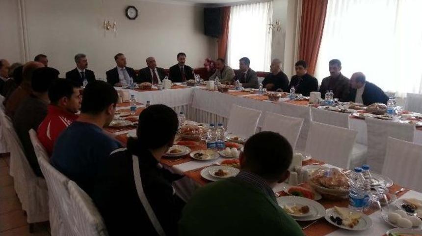 Belediye Başkanı Alaydın Kul&uuml;p Y&ouml;neticileri İle Bir Araya Geldi