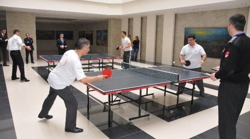 Om&uuml;&rsquo;de Masa Tenisi Turnuvası