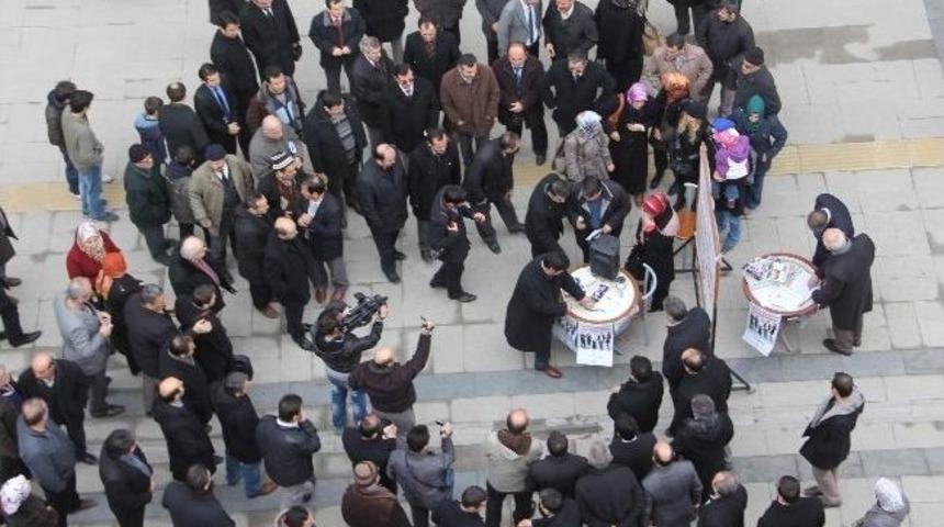 &ldquo;kamuda Kılık-kıyafet &Ouml;zg&uuml;rl&uuml;ğ&uuml;ne 10 Milyon İmza&rdquo; Kampanyası