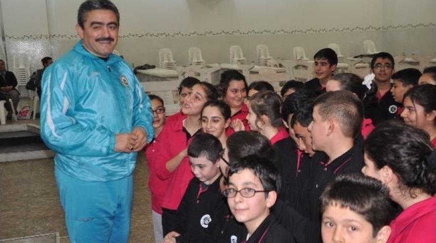 Başkan Alıcık&rsquo;tan Halk Oyunları Topluluğuna S&uuml;rpriz Ziyaret