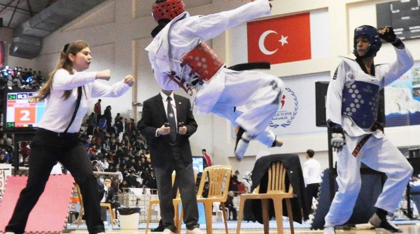 T&uuml;rkiye &Uuml;mitler Tekvando Şampiyonası Alanya&rsquo;da Başladı
