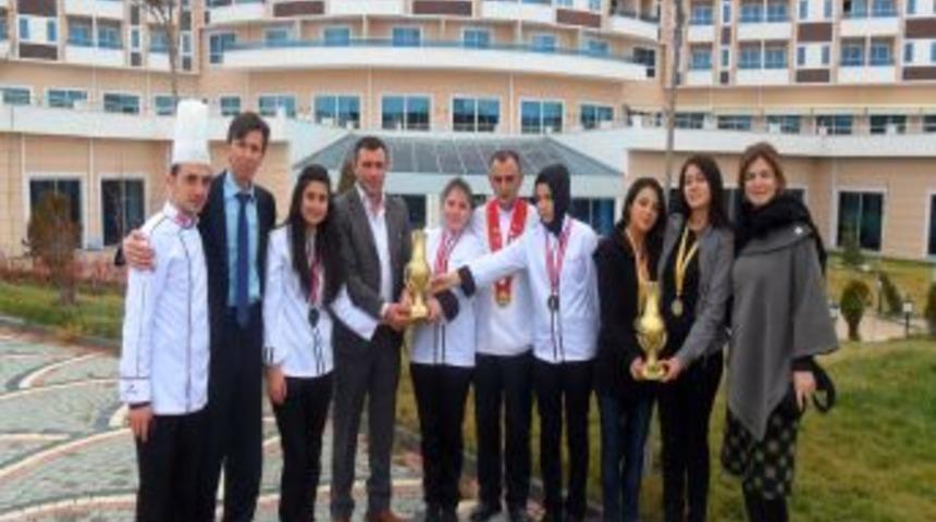 Afyonkarahisarlı Aş&ccedil;ılar 2 Altın Kep Kazandı