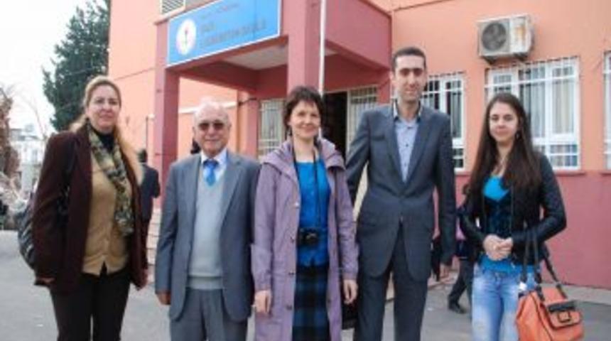 Akdeniz Gen&ccedil;lik Derneği Eğitim Projeleri Ile Sınırları Kaldırdı