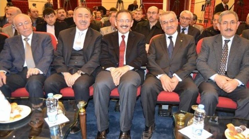 Kayseri B&uuml;y&uuml;kşehir Belediye Başkanı Mehmet &Ouml;zhaseki: