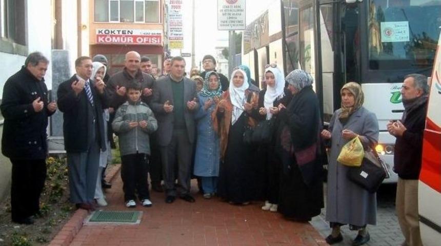 Burhaniye&rsquo; De &Ouml;ğrenci, &Ouml;ğretmen Ve Veliler Umreye Gitti