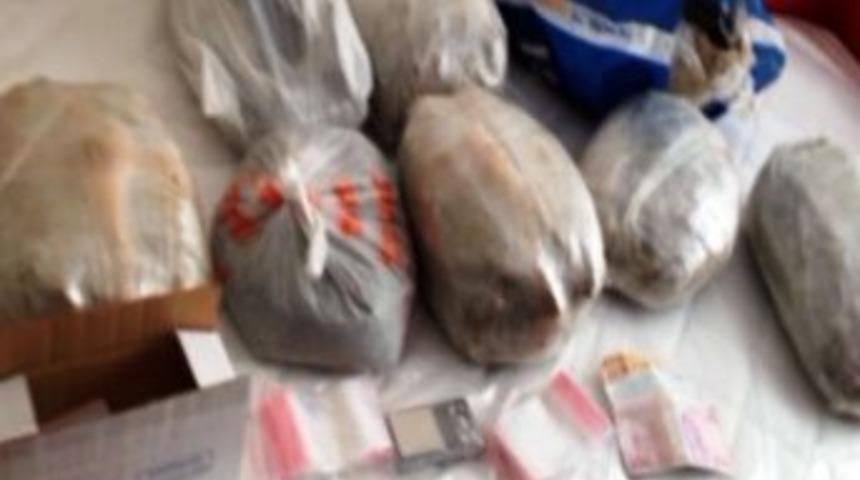 &Uuml;nl&uuml;lerin De G&ouml;zaltına Alındığı Operasyon Kamerada