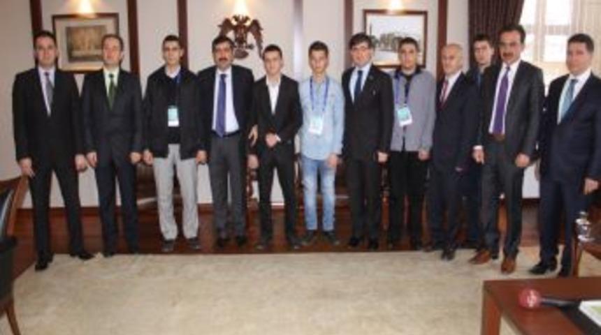 G&uuml;len Y&uuml;zl&uuml; &Ouml;ğrenciler, Konya Valisi&rsquo;ni Ziyaret Etti