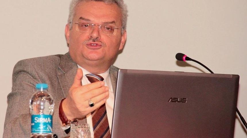 Vali &Ouml;zcan: Yeni Anayasa Ile Memur Yargılanmasının &Ouml;n&uuml;ndeki Engeller Kalkmalı