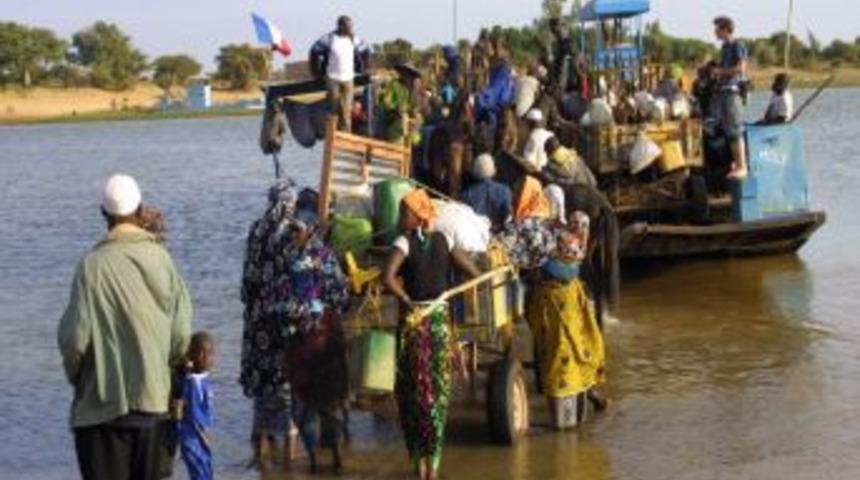 Kimse Yok Mu, Mali G&ouml;&ccedil;menlerinin Yanında