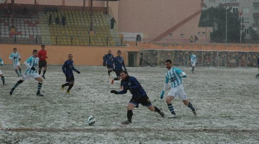 &Ccedil;orlu Gen&ccedil;lerbirliğispor 3 - Ulaş Belediyespor