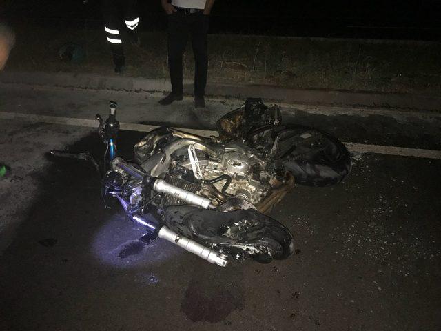 İki motosiklet kafa kafaya çarpıştı: 2'si yanarak 3 kişi öldü, 1 yaralandı