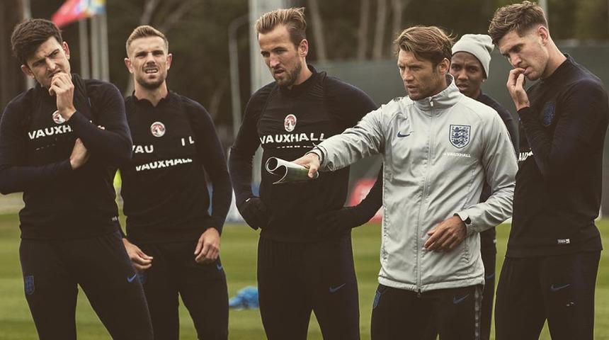 YORUM | İngiltere nasıl 2018 D&uuml;nya Kupası'na duran toplarla damga vurdu? Alan Russell ile.