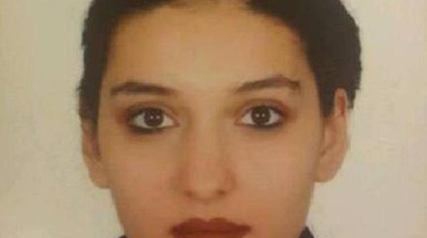 Gen&ccedil;lik festivaline gitti, kalabalığın arasında kayboldu! Gen&ccedil; kızın telefonu plajda bulundu