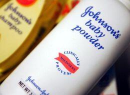 Talk pudrası skandalı: Johnson & Johnson kansere yakalanan 22 kadına toplam 4,7 milyar dolar ödemeye mahkûm edildi