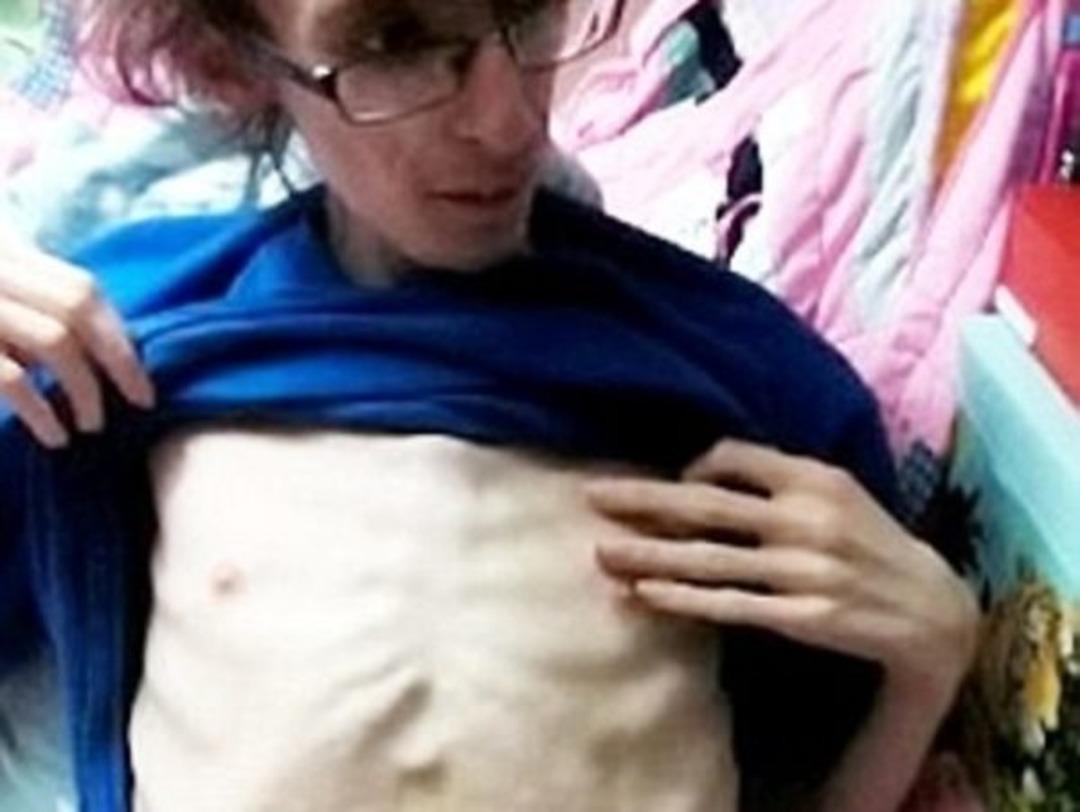 Annesi ve ablasının işkencesi ortaya &ccedil;ıktı... Şoke eden kareler!