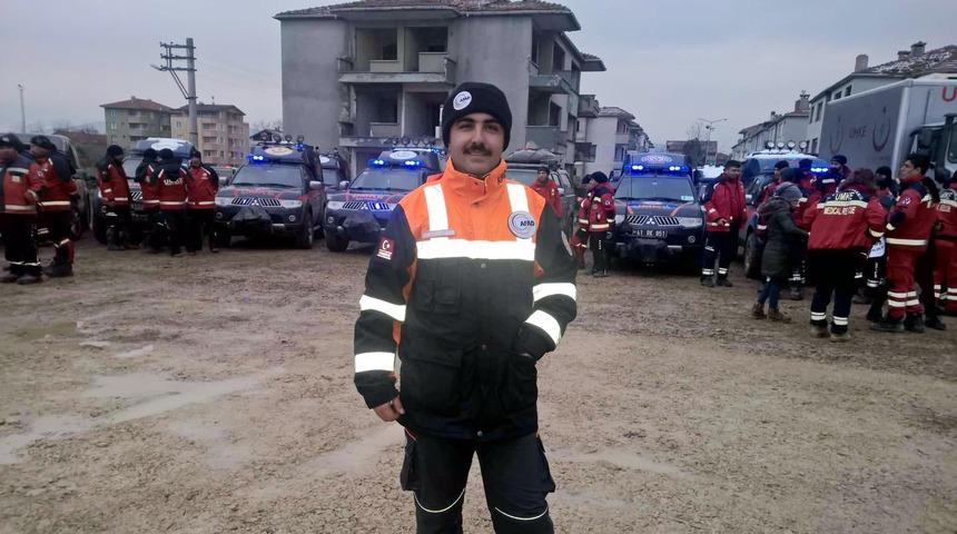 AFAD &ccedil;alışanı, kalbine yenildi