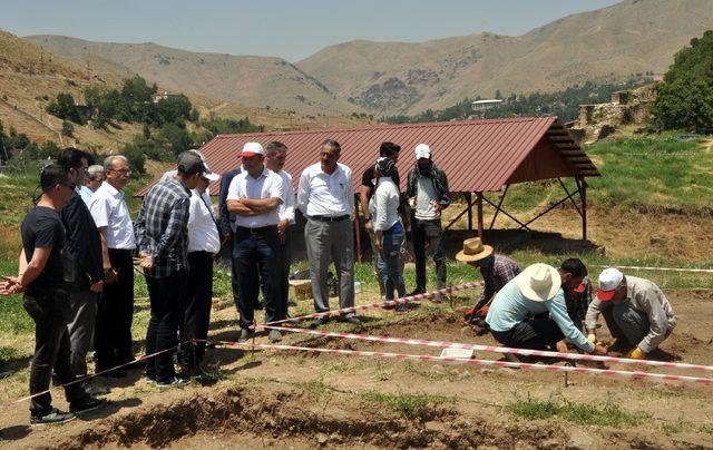 Bitlis Kalesi'nde kazı çalışması yeniden başladı