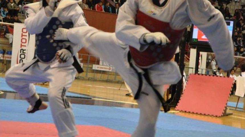 &Uuml;mitler T&uuml;rkiye Şampiyonası'nda Ilk G&uuml;n Birincileri İzmir Ve Erzurum&rsquo;dan