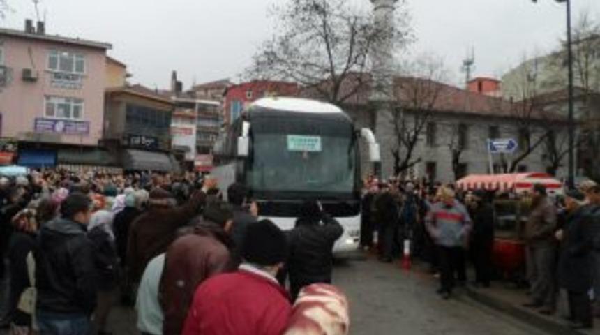 Alaplı'dan ikinci grup  40 kişi Umreye gitti