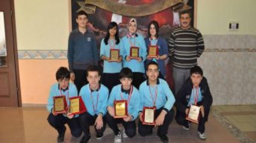 G&uuml;len Koleji, Matematik Olimpiyatları'nda 8 Madalya Aldı