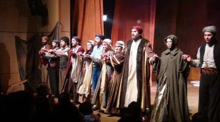 &ldquo;mem U Zin&rdquo; Tatvan&rsquo;da Sahnelendi