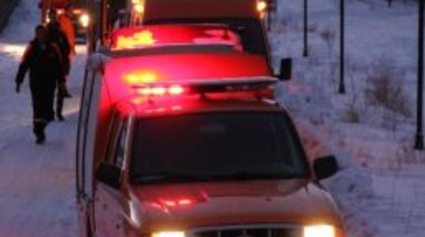 Otomobiliyle Aras Nehrine U&ccedil;an Uzman &Ccedil;avuşu, Sivil Savunma Ekipleri Kurtardı