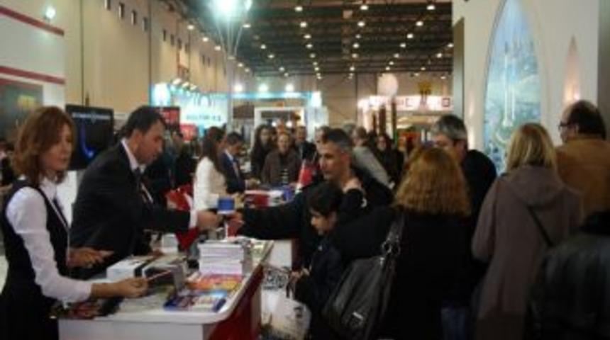 Ke&ccedil;i&ouml;ren Emmıt'e Katıldı