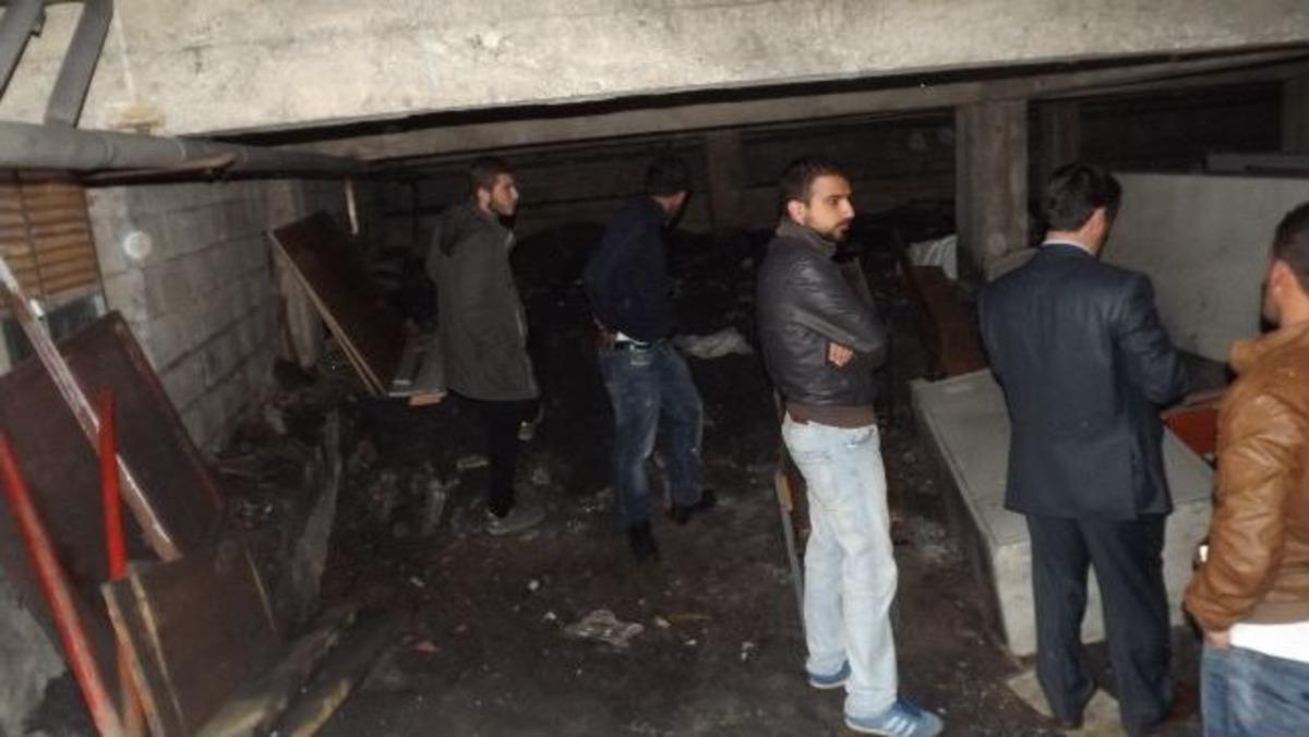 G&ouml;n&uuml;ll&uuml; &Uuml;niversiteli İnşaat İş&ccedil;ileri