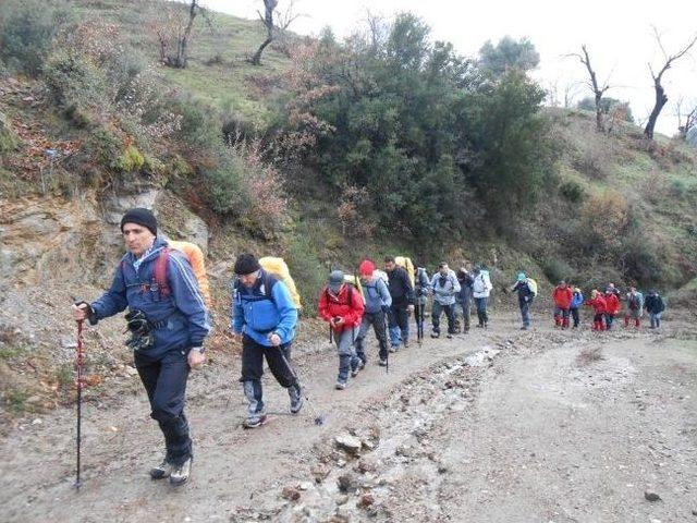 &Ouml;demişli Dağcılar Beydağ Parkurunda Y&uuml;r&uuml;d&uuml; 1