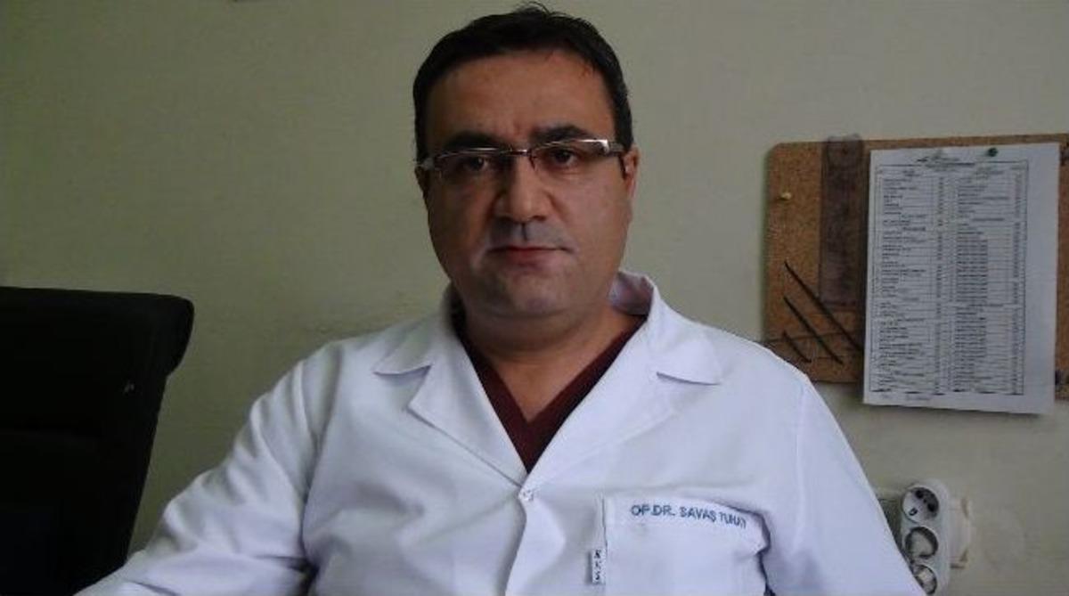 Bitlis'in Tatvan İl&ccedil;esinde Narkozsuz Kal&ccedil;a Kırığı Ameliyatı