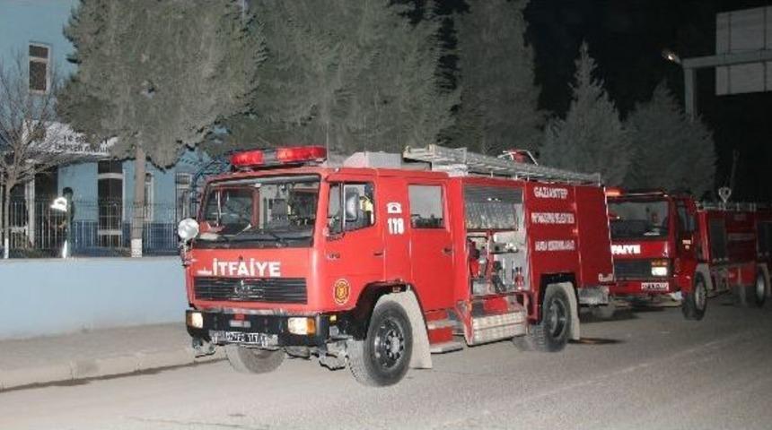 Polis Merkezinde &Ccedil;ıkan Yangın Korkuttu