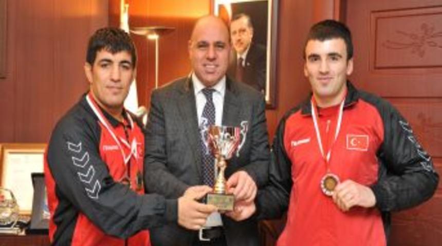 Mardin Belediyeg&uuml;c&uuml;spor Kul&uuml;b&uuml;, G&uuml;reşte T&uuml;rkiye &Uuml;&ccedil;&uuml;nc&uuml;s&uuml; Oldu