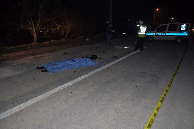 Elmalı da Trafik Kazası: 2 &Ouml;l&uuml;, 3 Yaralı 1