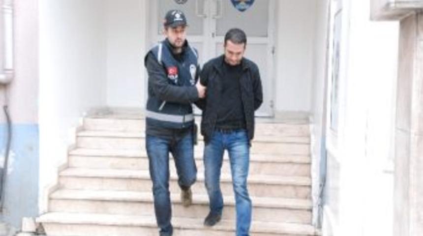 Ruhsatsız Silahla Yakalandı