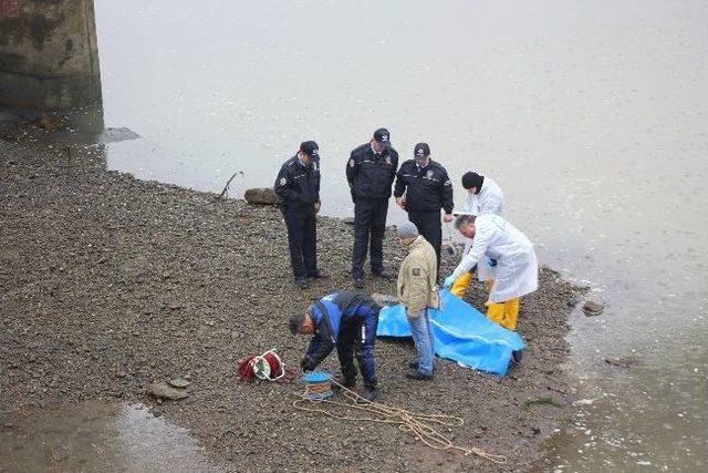 Yeşilırmak&rsquo;a Atlayan Şahsın Cesedi Bulundu 1