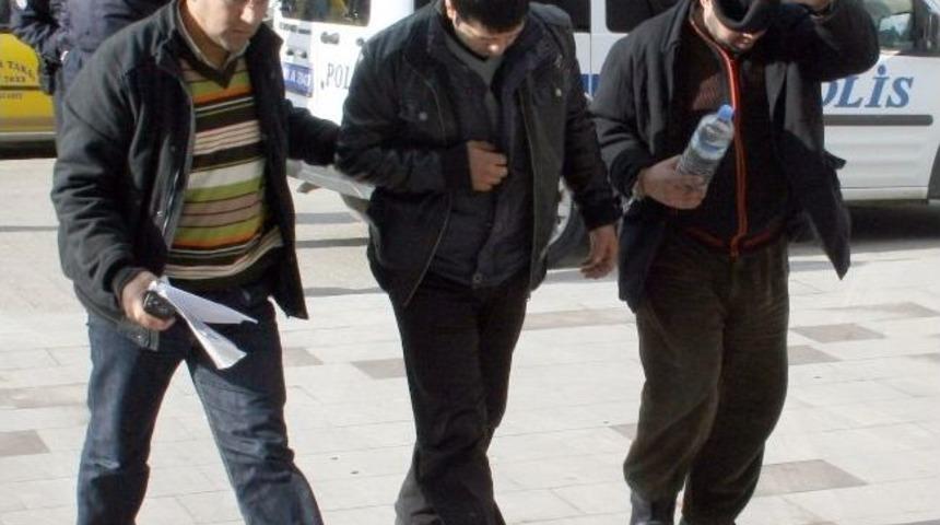 Otogarda Esrar Operasyonu