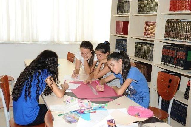 Karşıyakalı Gençler Kütüphanelerin Yolunu Tuttu 1